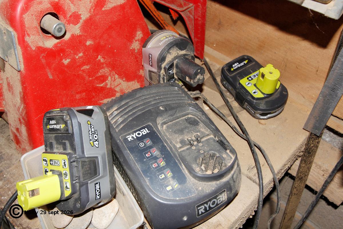 chargeur et batteries ryobi chargeur et batteries ryobi