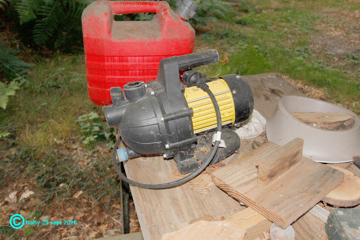 pompe jaune pompe jaune