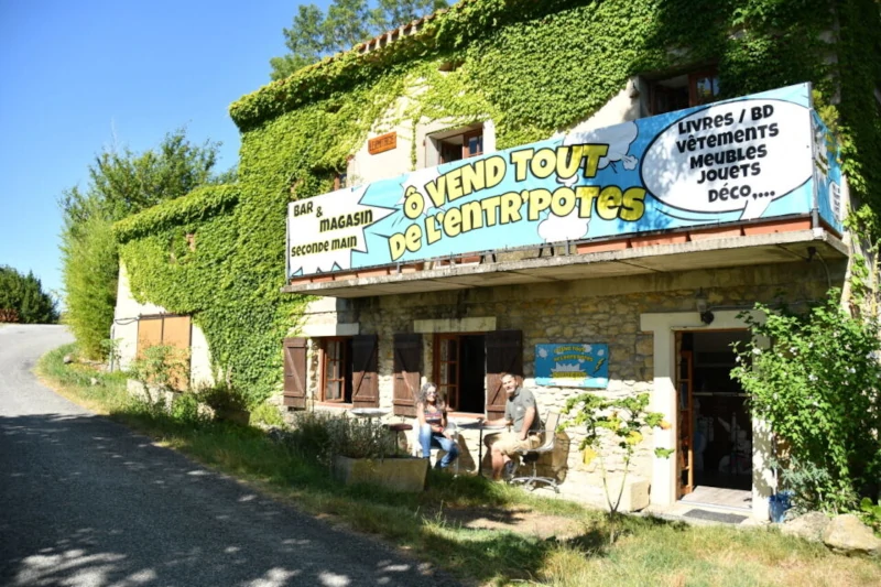 Pascale Petit et Valentin Bartoli viennent d’ouvrir un commerce  au 50 rue de l'Ermitage à Saint-Félix
