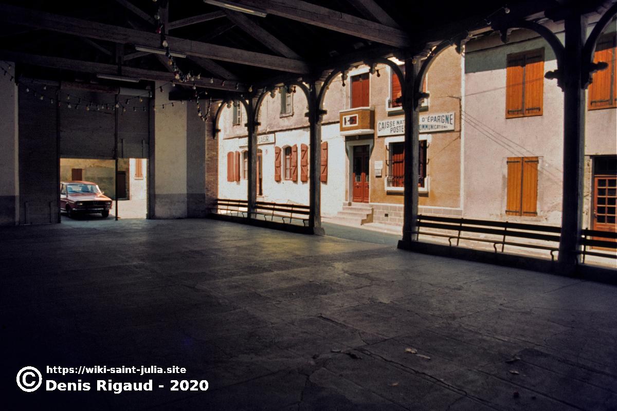 1974_la_halle_non_fermee_1974_cor_.jpg