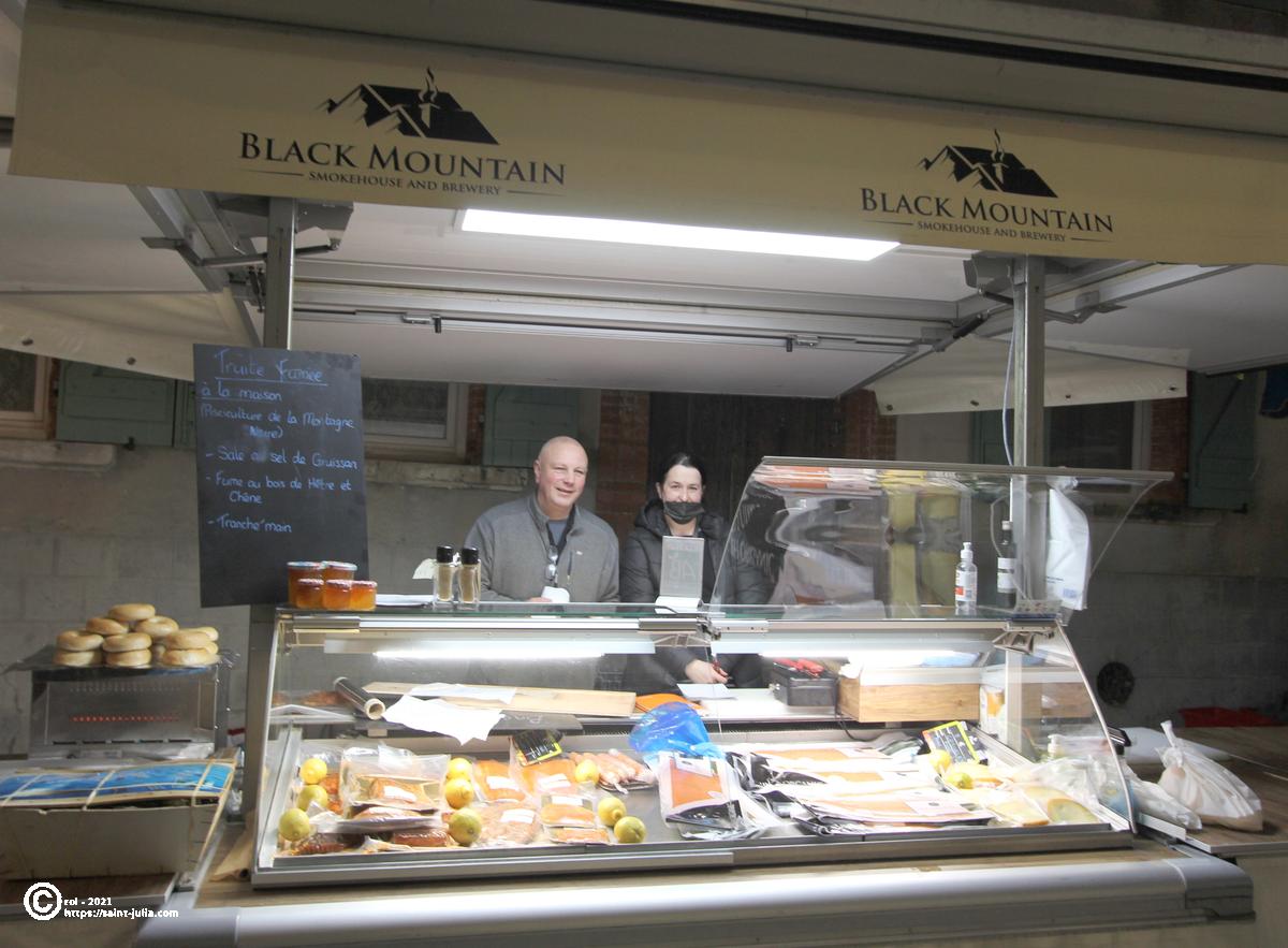 stjulia_20211219_chapons_expo_blackmontain.jpg
