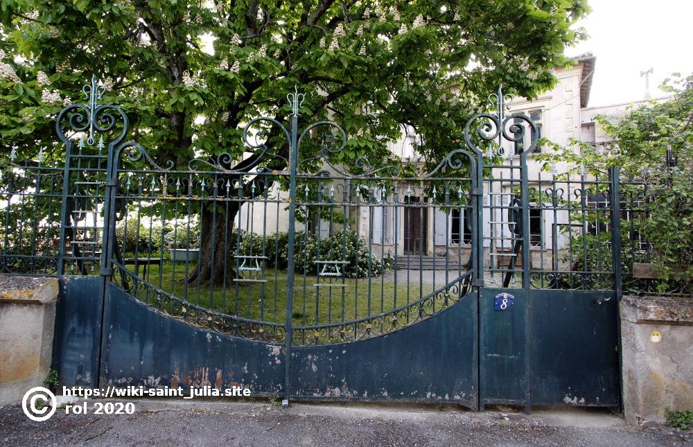 stjulia_20200416_chateau_01.jpg