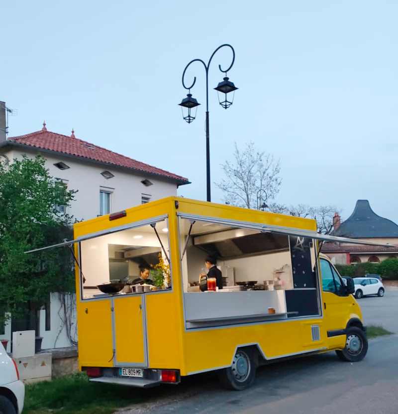 stjulia_20230420_foodtruck_thai_3.jpg